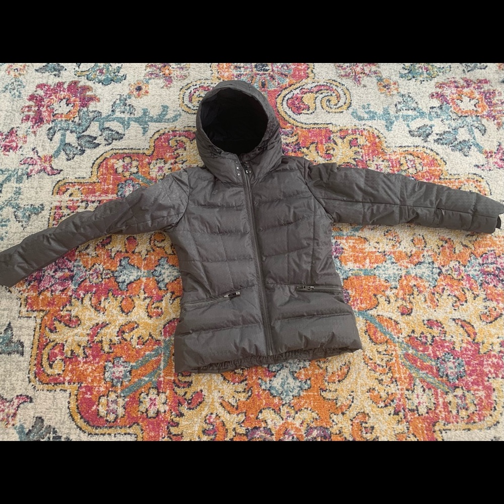 Super warm, cute puffer style ski jacket. Like new.